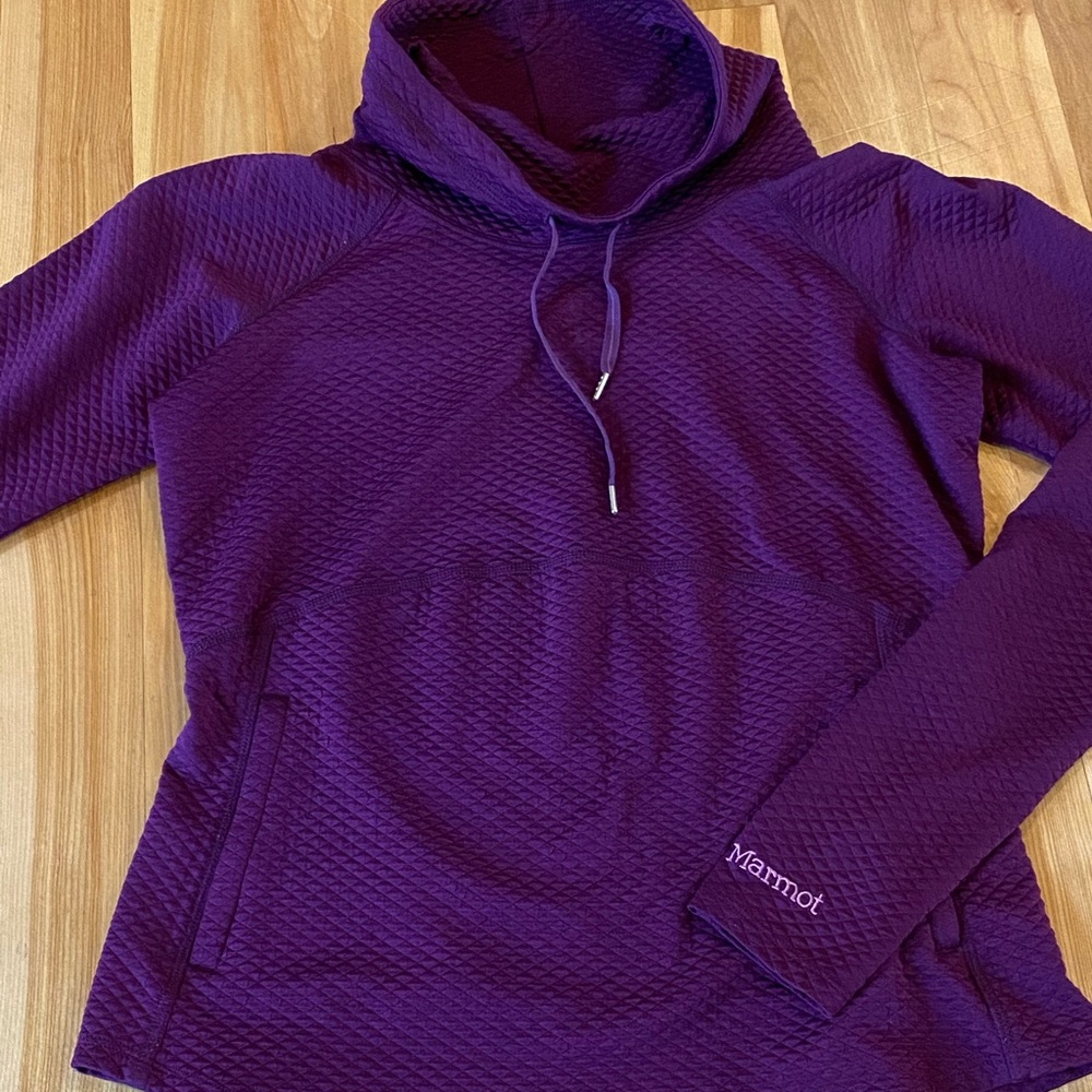 Marmot pullover size small